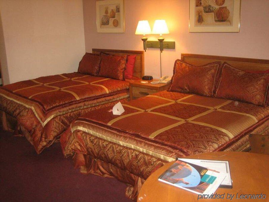 Fortuna Inn And Suites Tucson Bagian luar foto