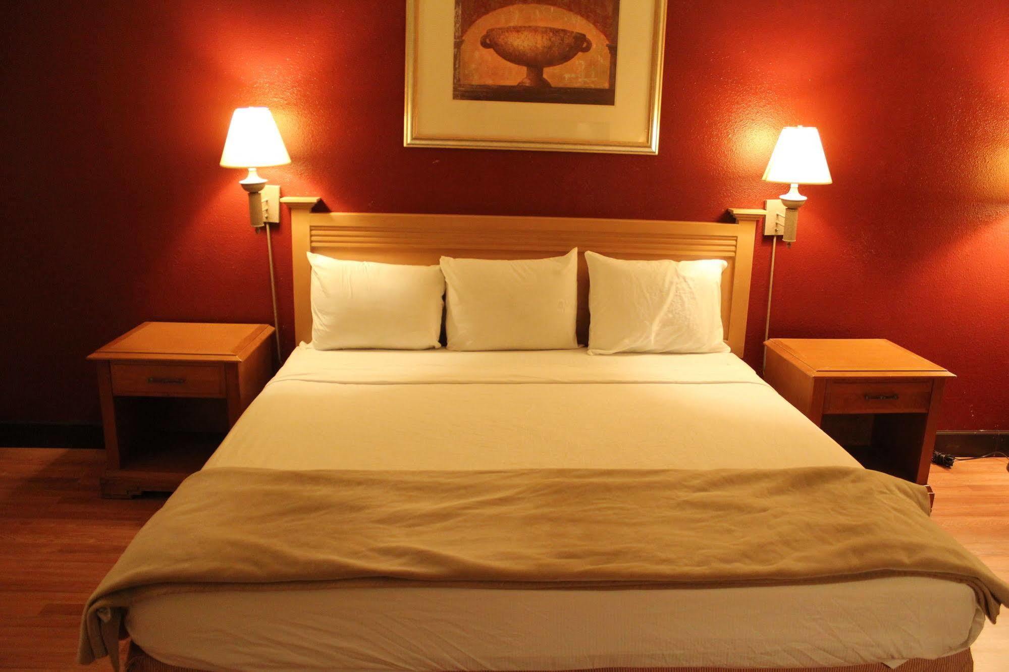 Fortuna Inn And Suites Tucson Bagian luar foto