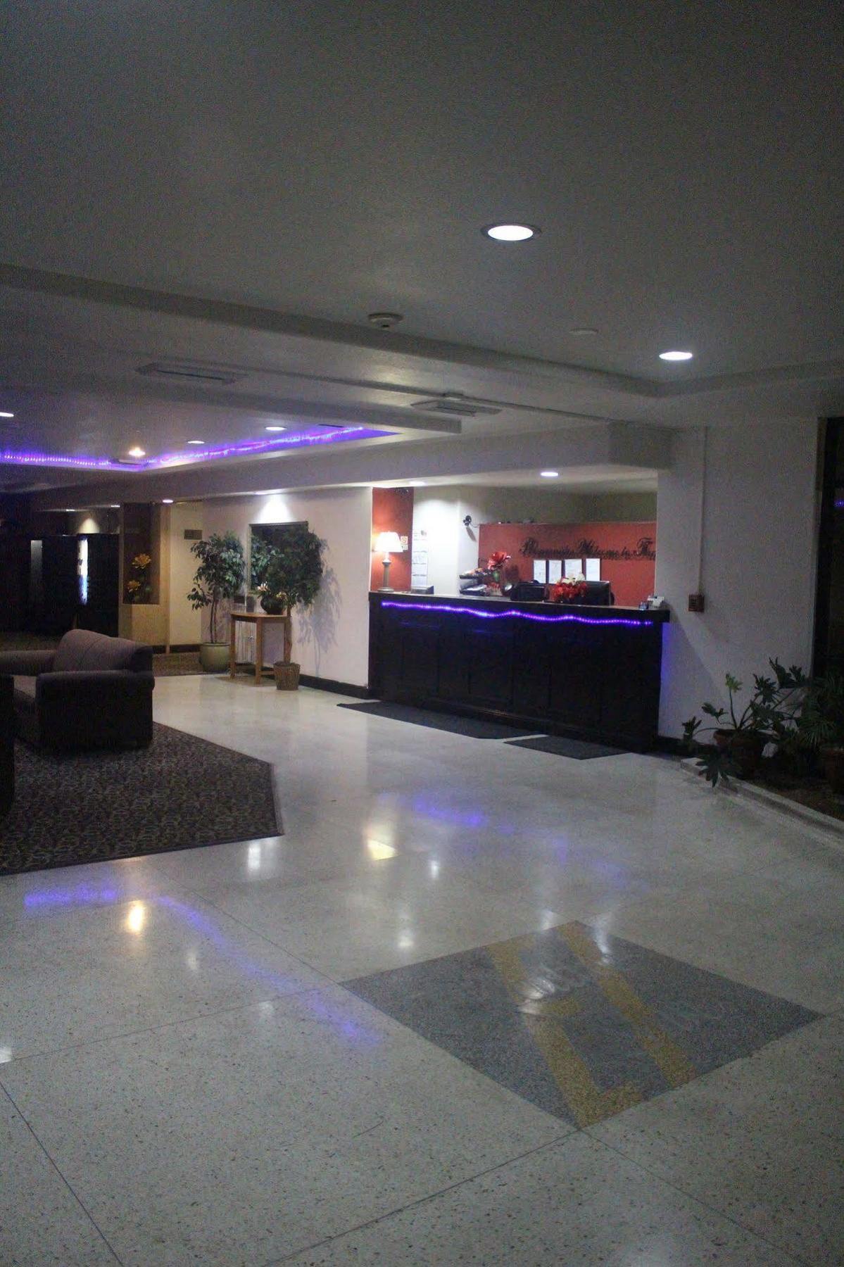 Fortuna Inn And Suites Tucson Bagian luar foto