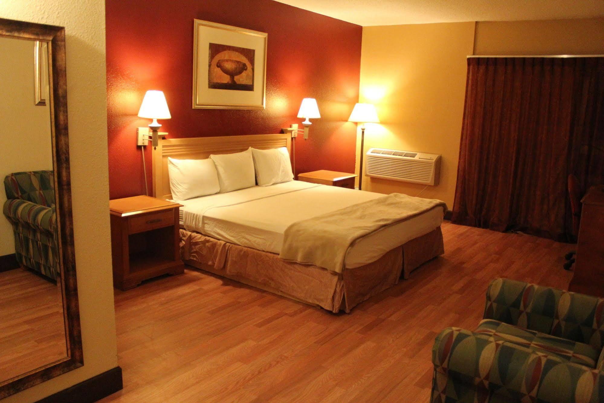 Fortuna Inn And Suites Tucson Bagian luar foto