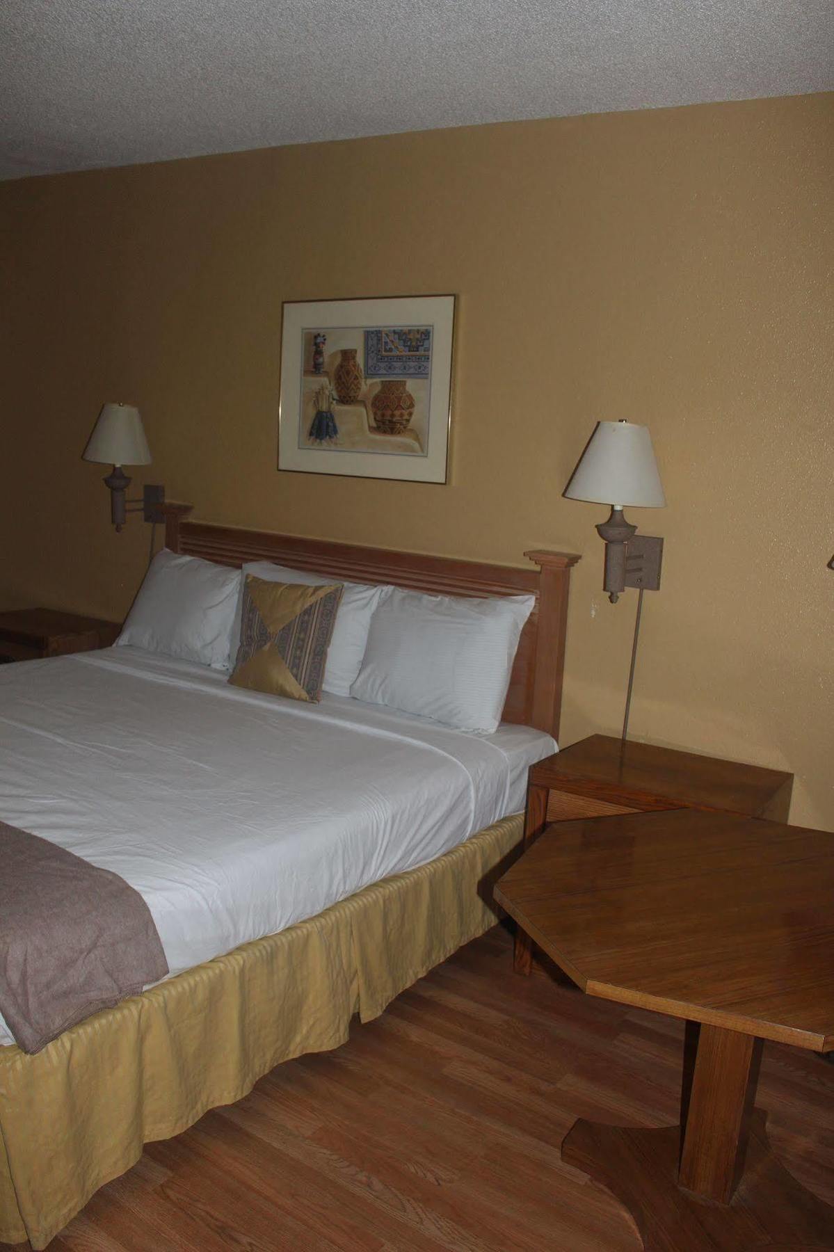 Fortuna Inn And Suites Tucson Bagian luar foto