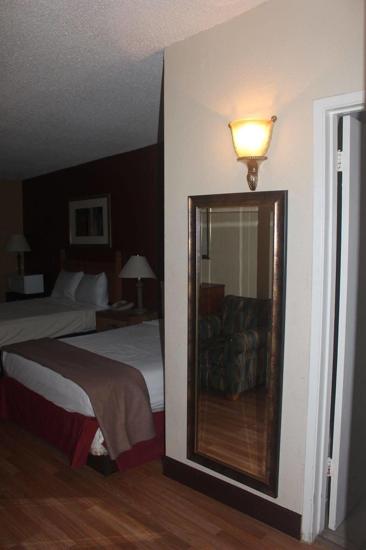 Fortuna Inn And Suites Tucson Bagian luar foto