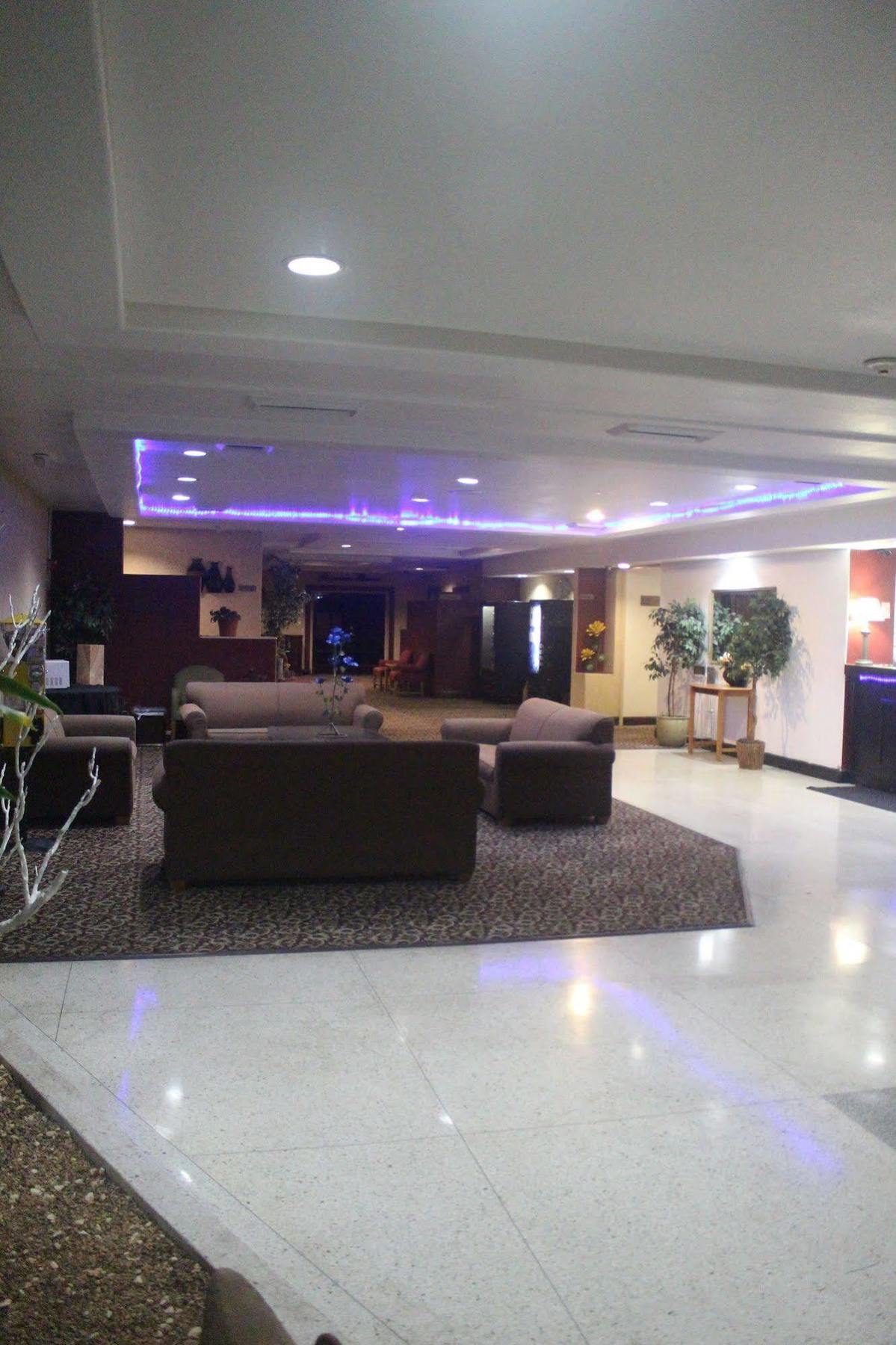 Fortuna Inn And Suites Tucson Bagian luar foto