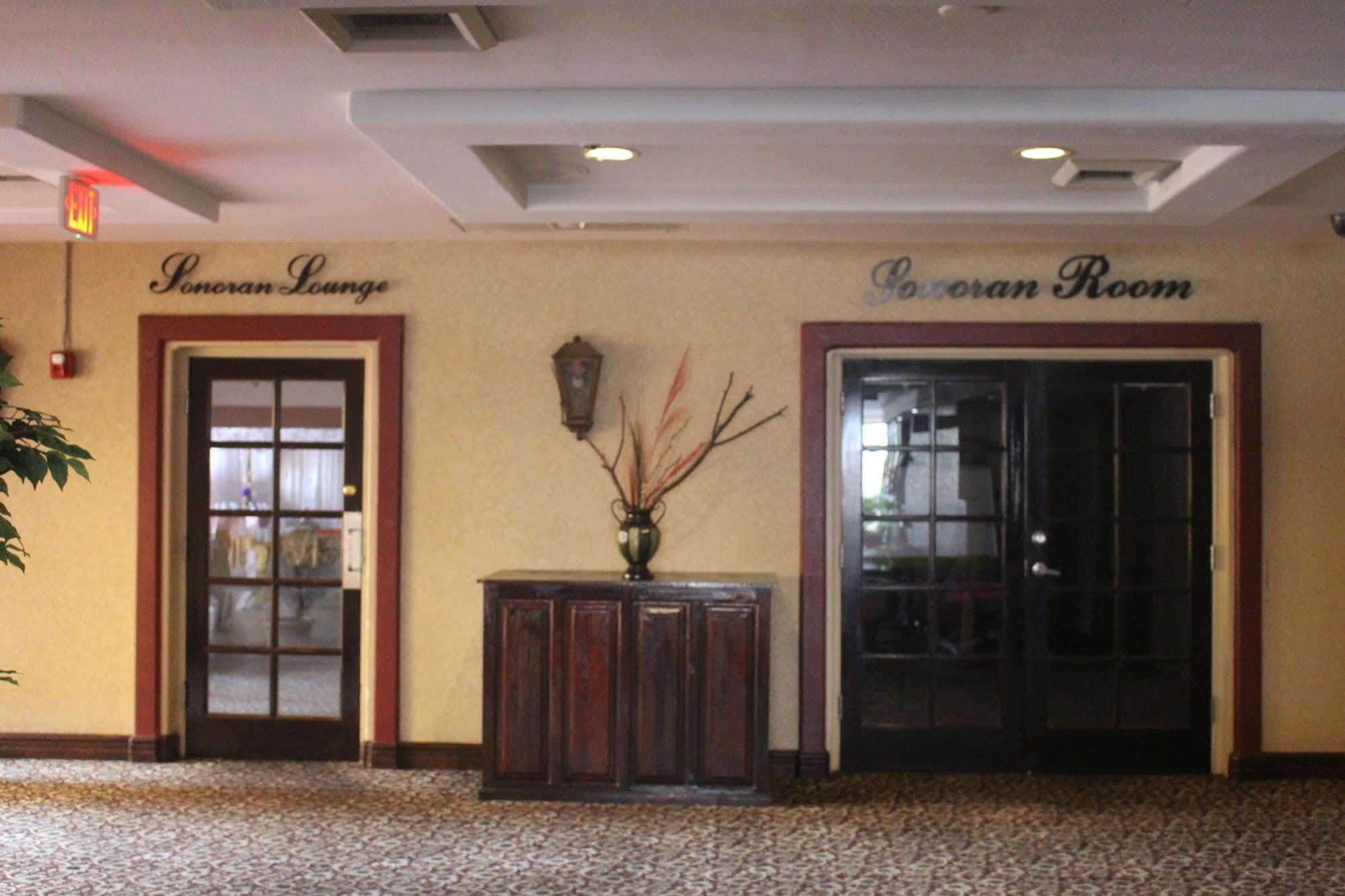 Fortuna Inn And Suites Tucson Bagian luar foto